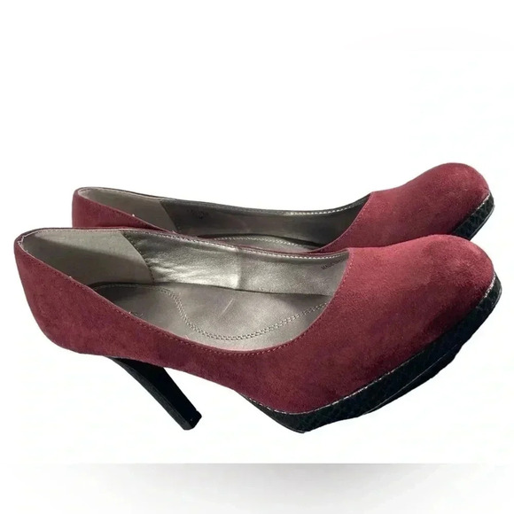 Tahari Leona Burgandy Heels Size 7.5 - Picture 8 of 9